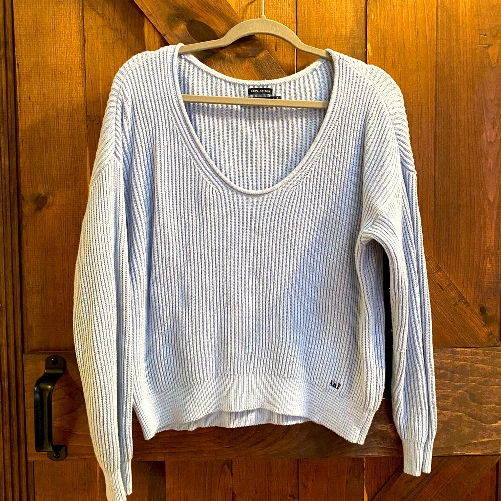 Abercrombie cropped sky blue v-neck sweater size S